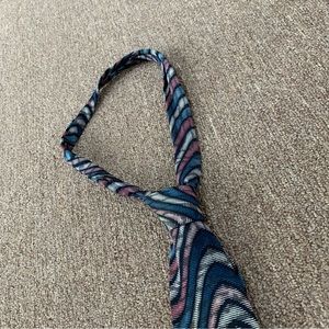 Vintage Fratelli moda 100% silk handmade in italy mens tie purple‎ blue